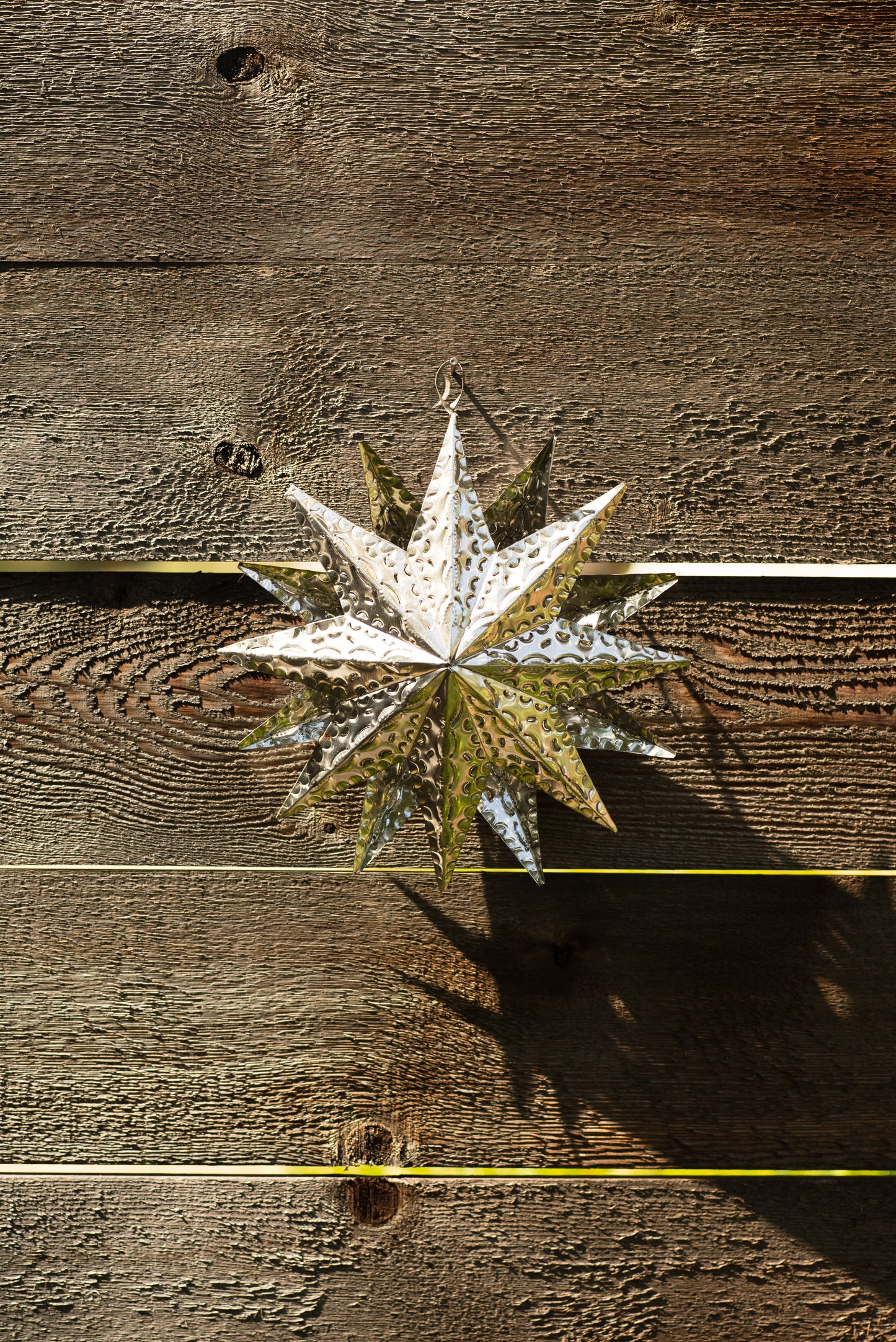 Hammered Metal Shiny & Bright Estrella